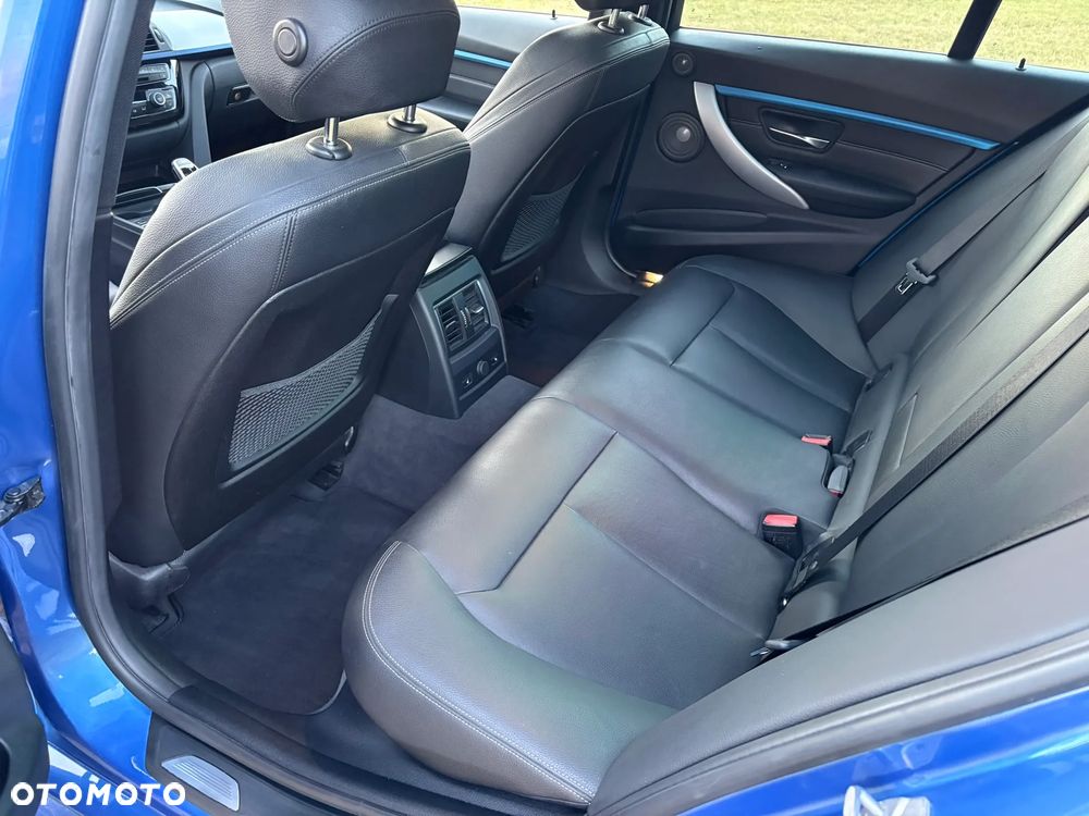 BMW Seria 3 340i xDrive M Sport - 32