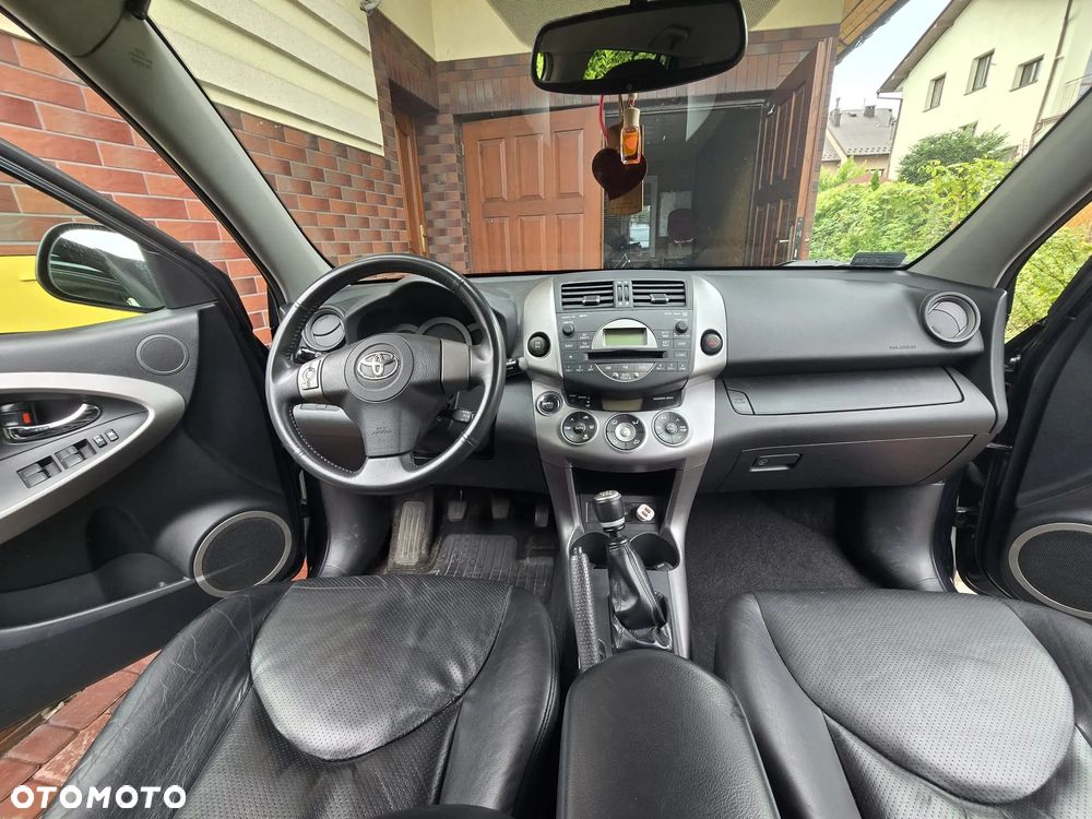 Toyota RAV4 2.2 D-4D X - 17