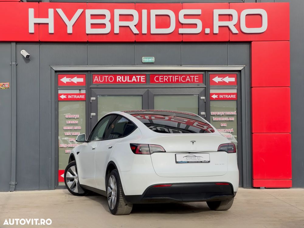 Tesla Model Y - 6