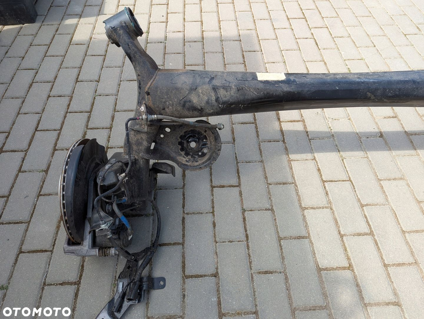 Qashqai III J12 2021-2025 1.5 VC-T Oś tylna belka zawieszenia tył tarcze - 2