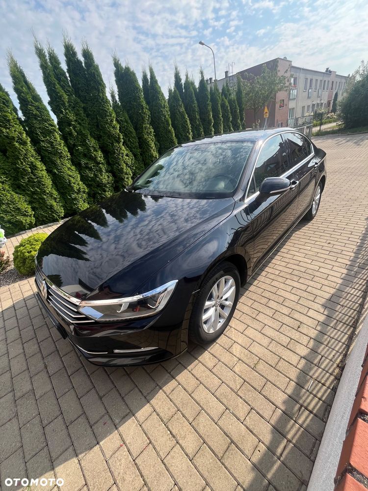 Volkswagen Passat 1.6 TDI SCR DSG - 2