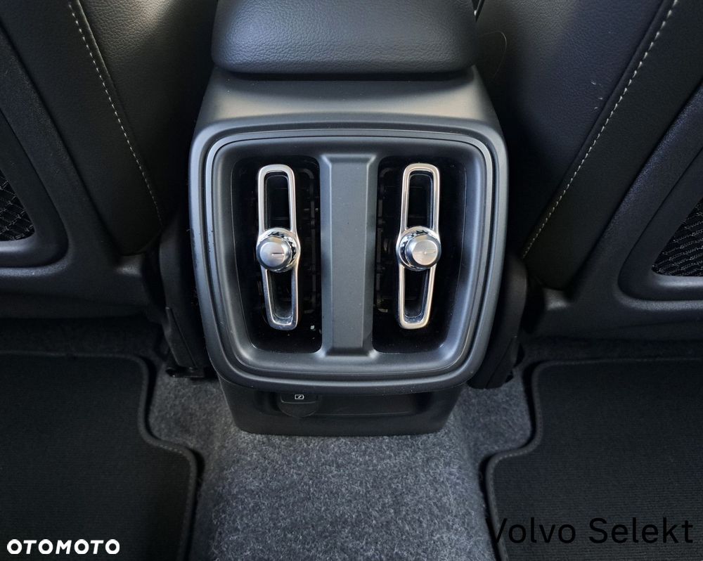 Volvo XC 40 - 26