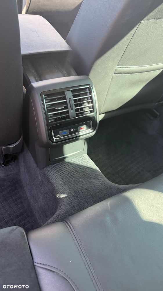 Volkswagen Passat - 21