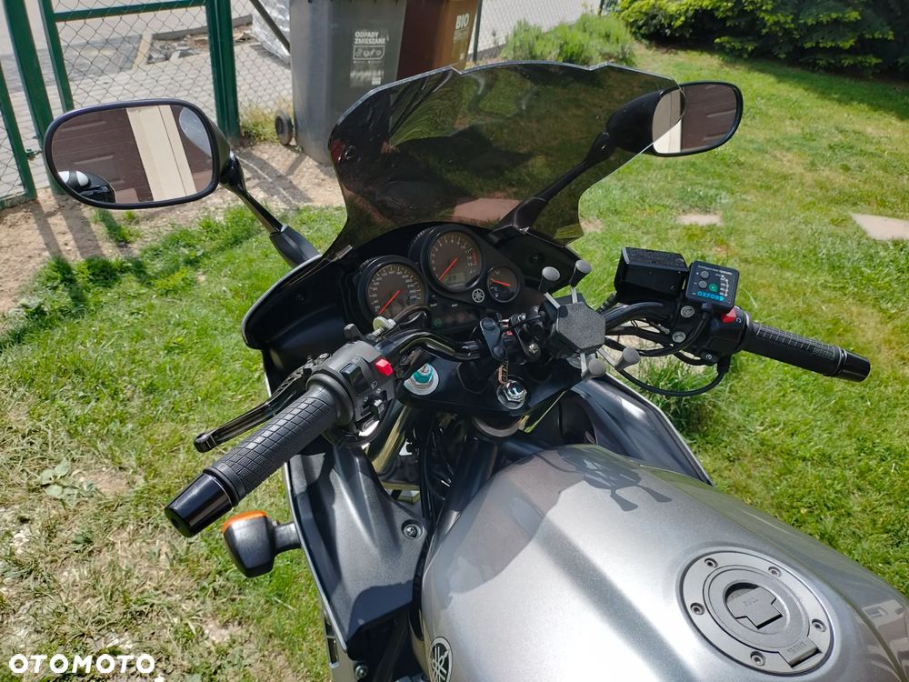 Yamaha FZS - 5