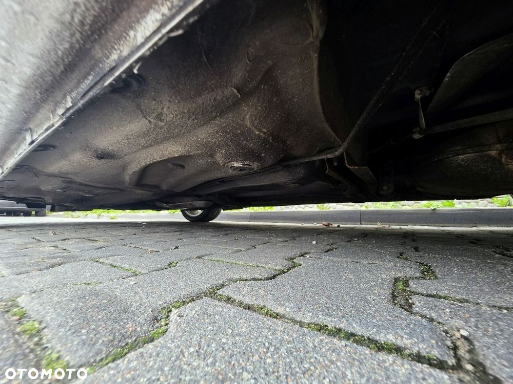 Volkswagen Golf 2.0 GL - 36