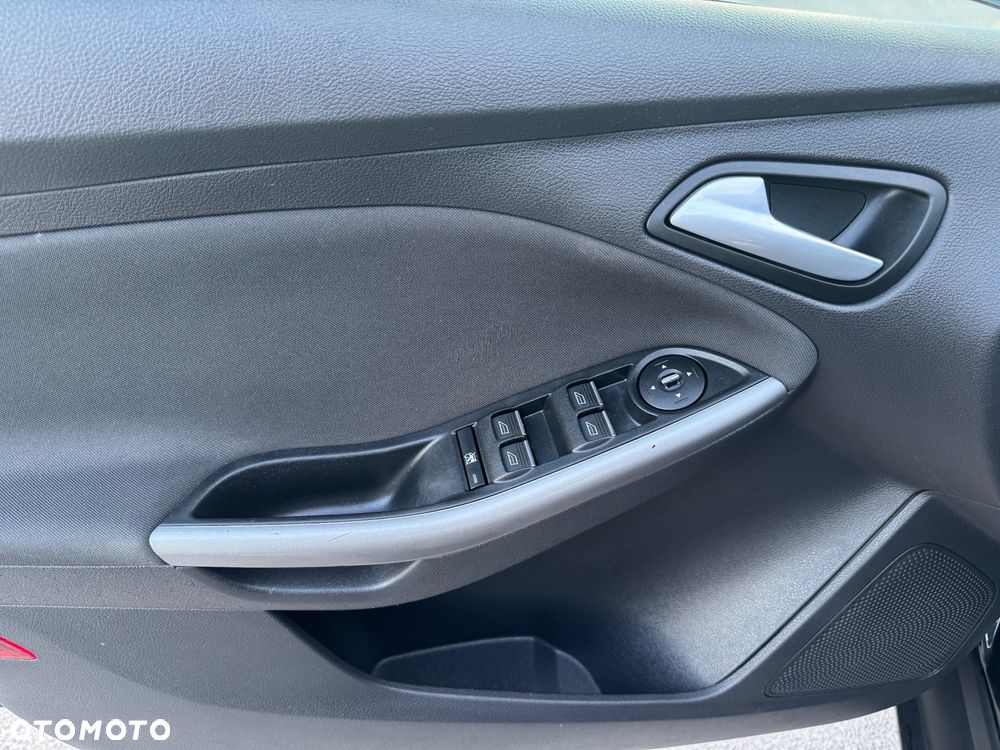 Ford Focus 1.6 TDCi DPF Titanium - 29