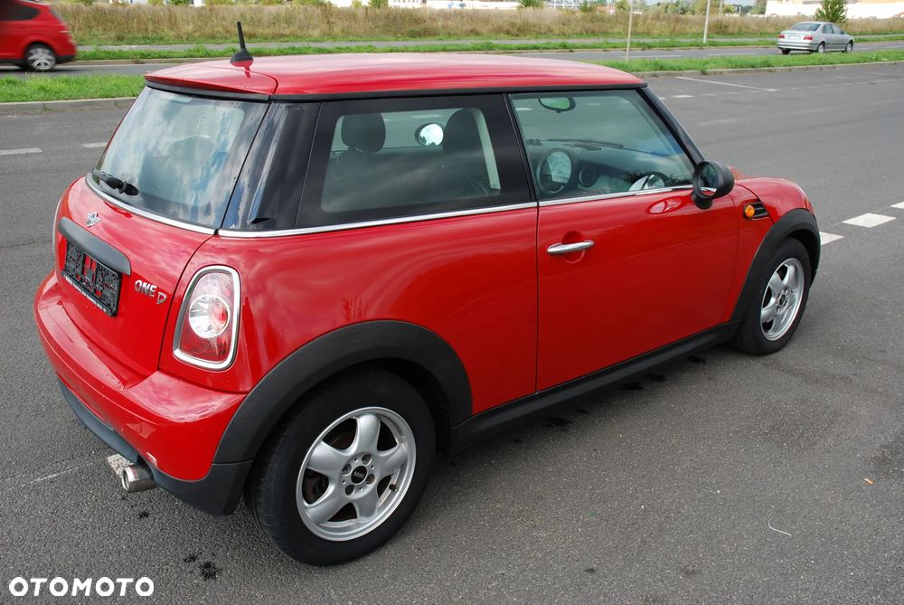 MINI ONE D - 4