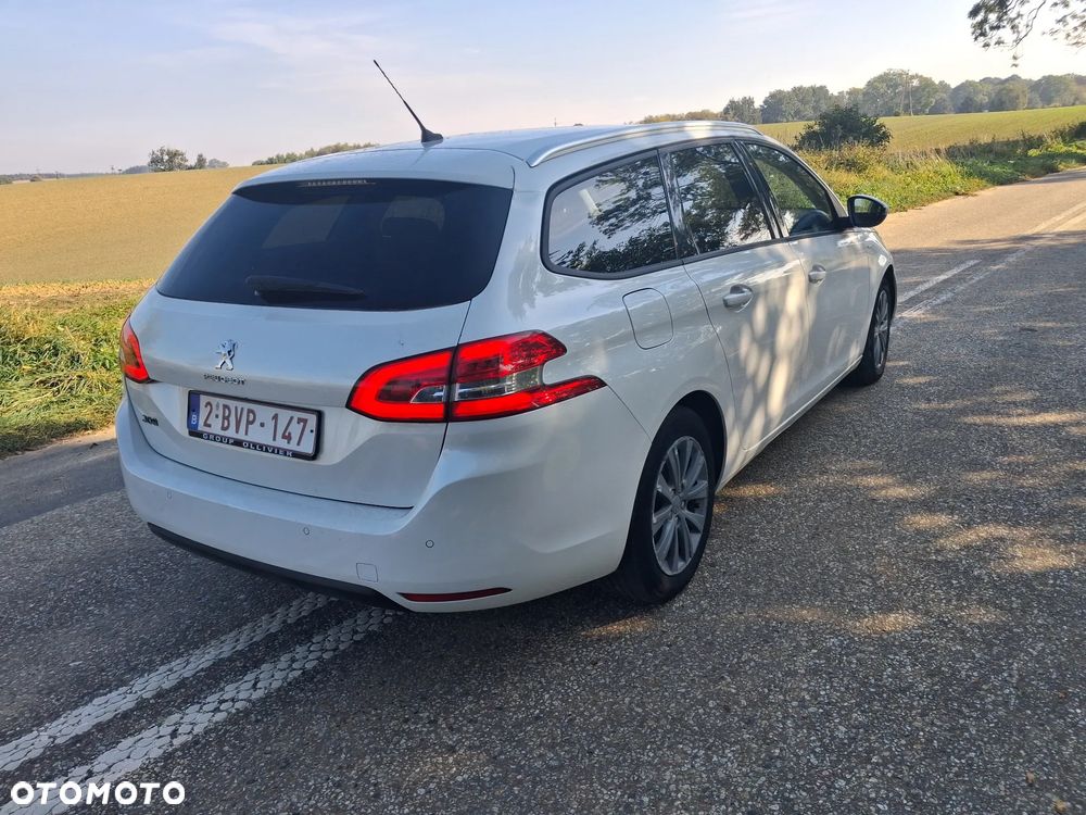 Peugeot 308 - 8