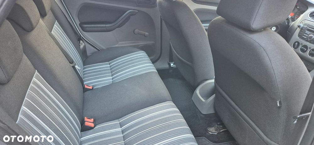 Ford Focus 1.6 Trend - 10