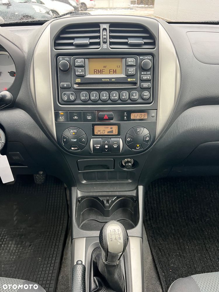 Toyota RAV4 D-4D 4x4 Sol - 12