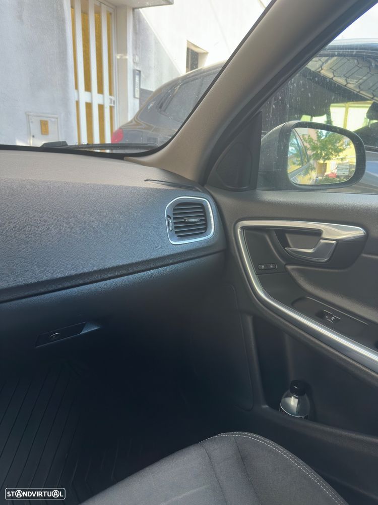 Volvo S60 D4 Momentum - 17