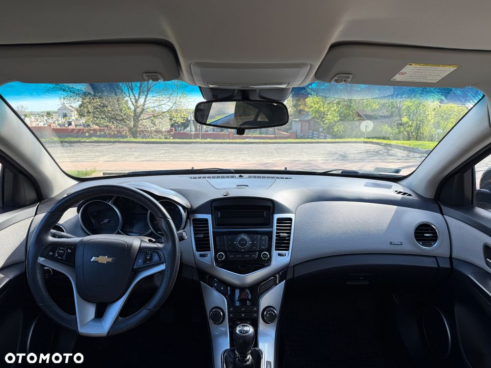 Chevrolet Cruze 1.6 - 12