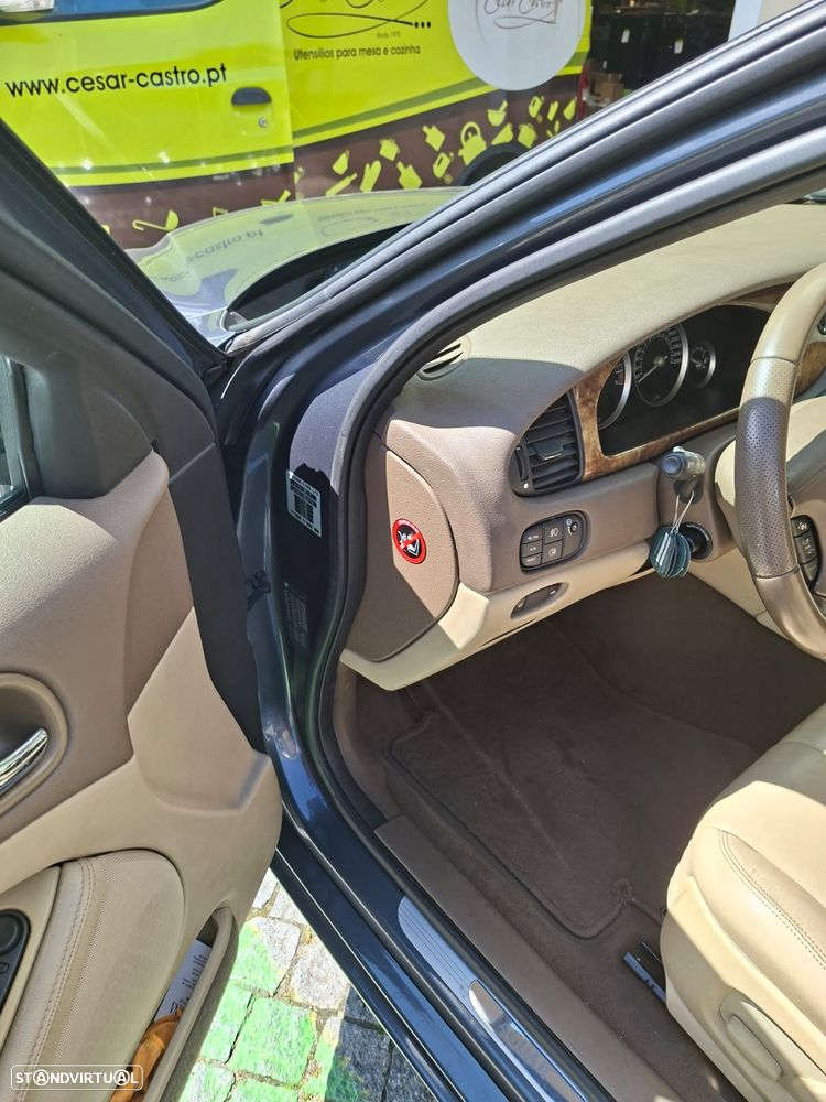 Jaguar S-Type 2.7 D V6 Classic Auto. - 8