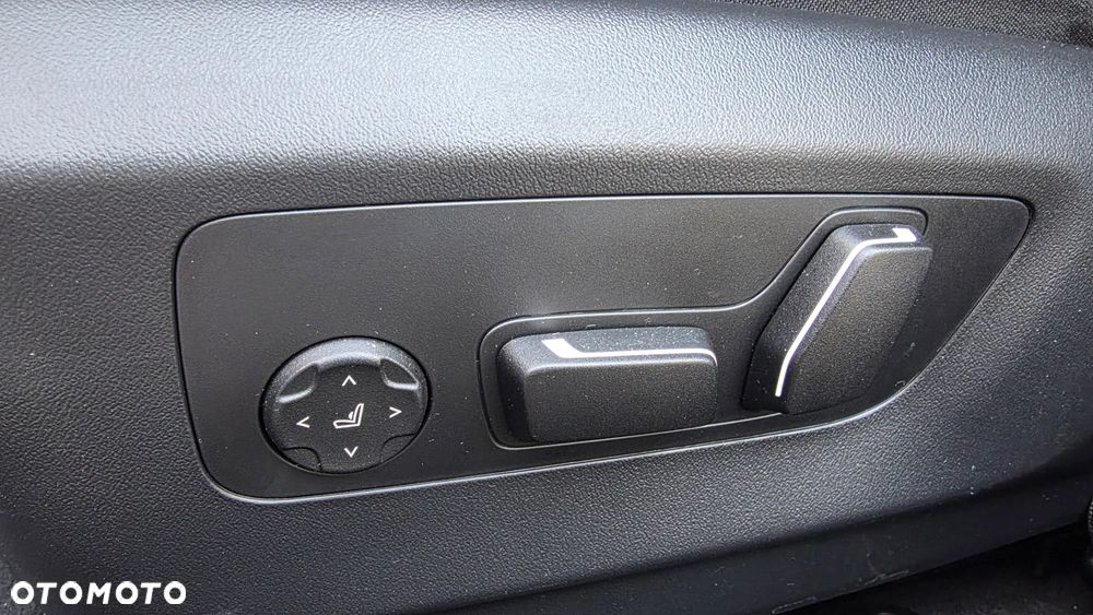 BMW Seria 5 520i mHEV M Sport - 35