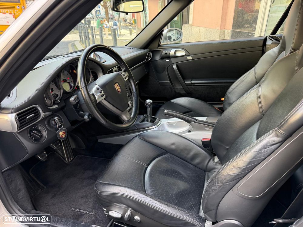 Porsche 911 (997) Carrera 4 S - 25