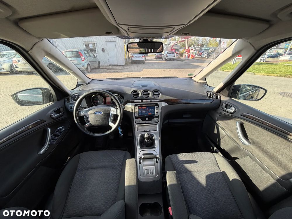 Ford Galaxy 2.2 TDCi Ghia - 12