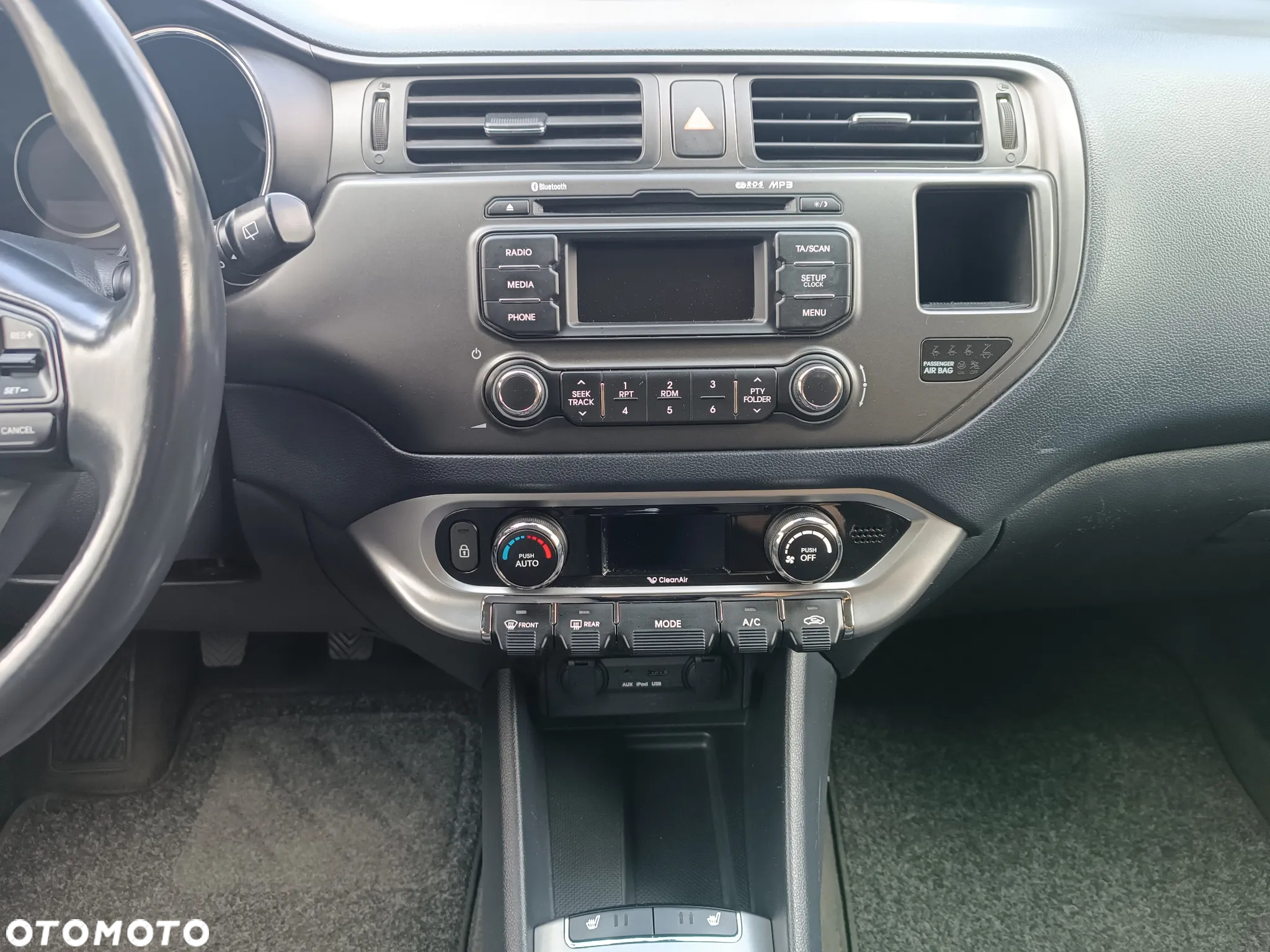 Kia Rio 1.4 L - 16