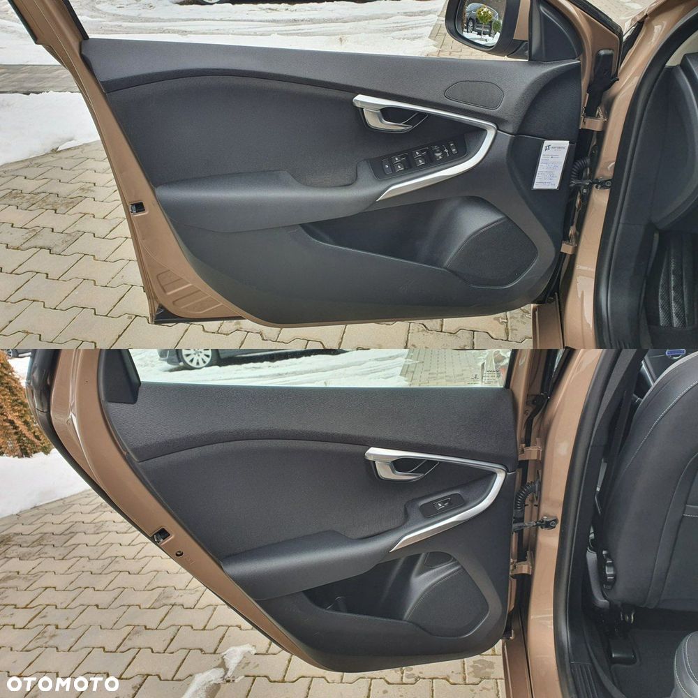 Volvo V40 D2 Momentum - 12