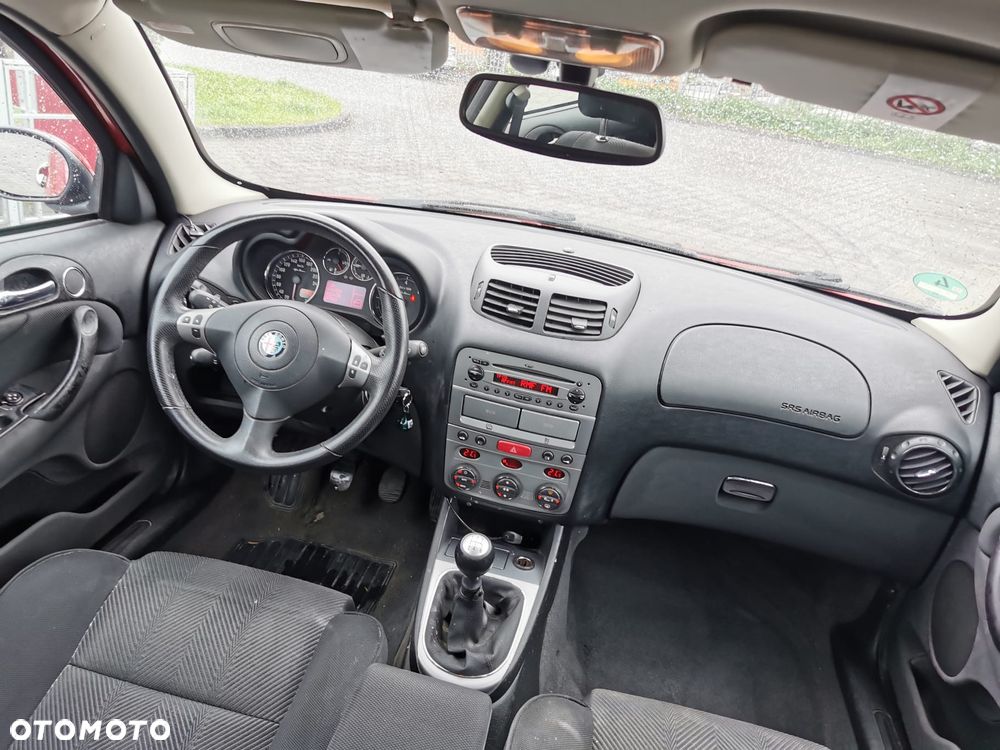 Alfa Romeo 147 1.9 JTDM 8V - 4