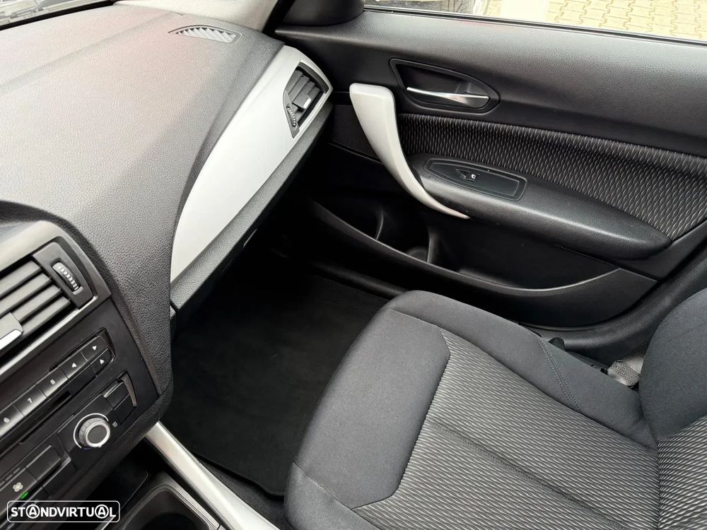 BMW 116 d EDynamics Line Urban - 11