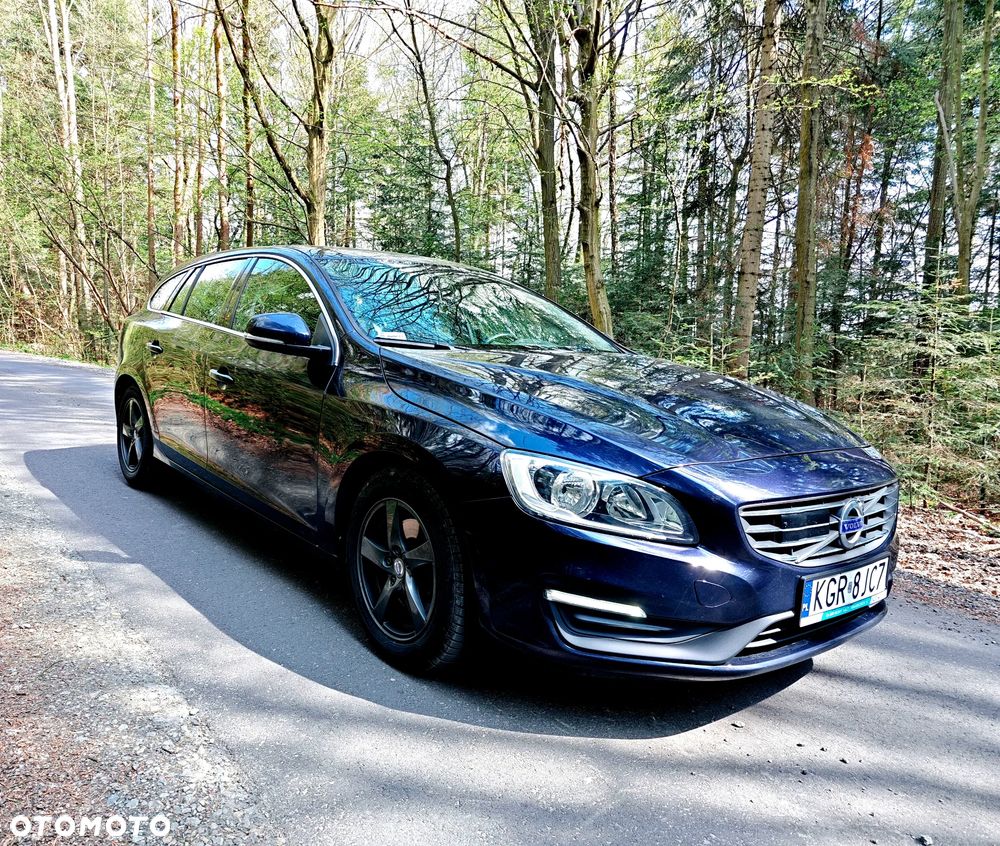 Volvo V60 D4 Drive-E Dynamic Edition (Momentum) - 2