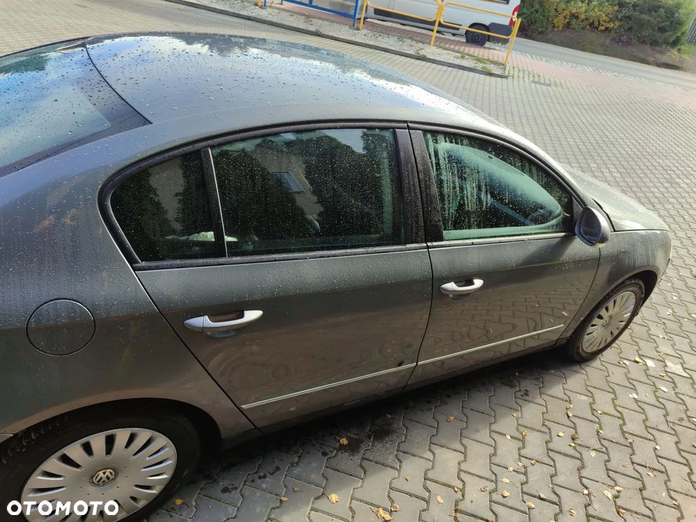 Volkswagen Passat 1.9 TDI Comfortline - 11