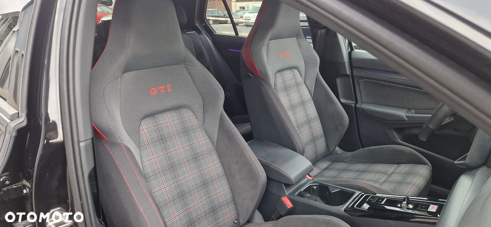 Volkswagen Golf - 9