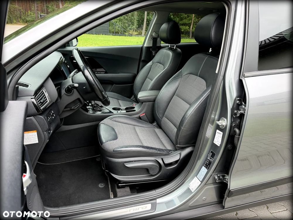 Kia Niro 1.6 GDI 2WD Edition 7 - 24