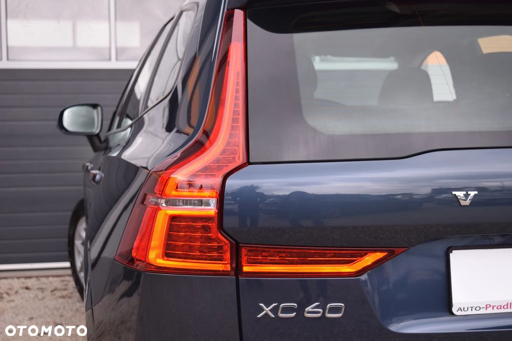 Volvo XC 60 D3 Momentum Pro - 39