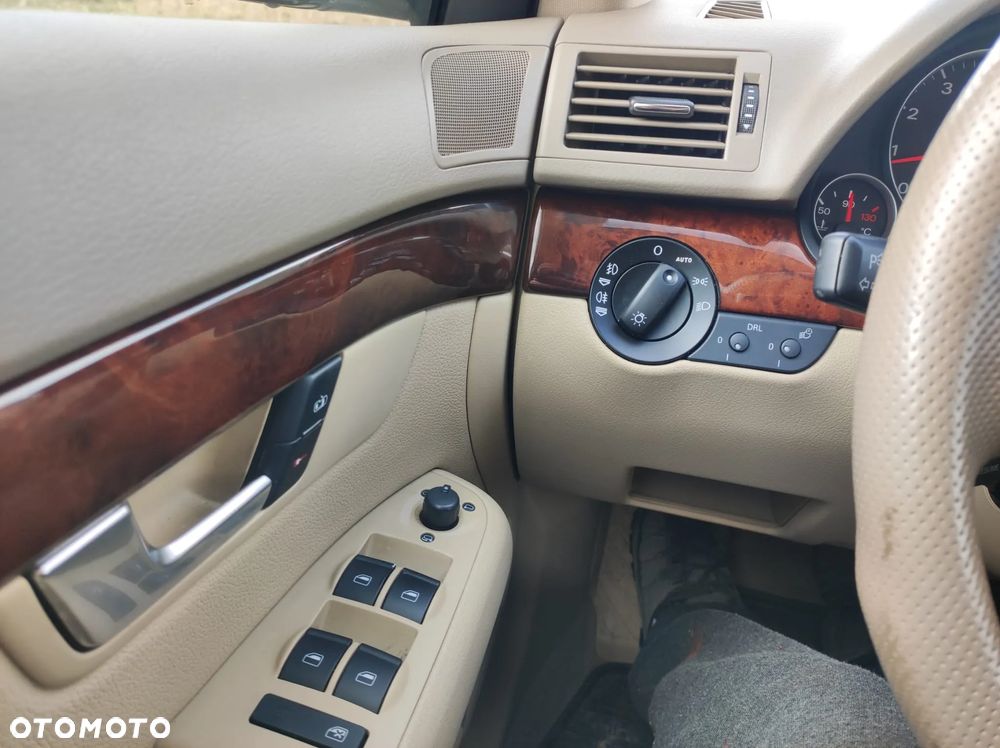 Audi A4 Limousine - 16