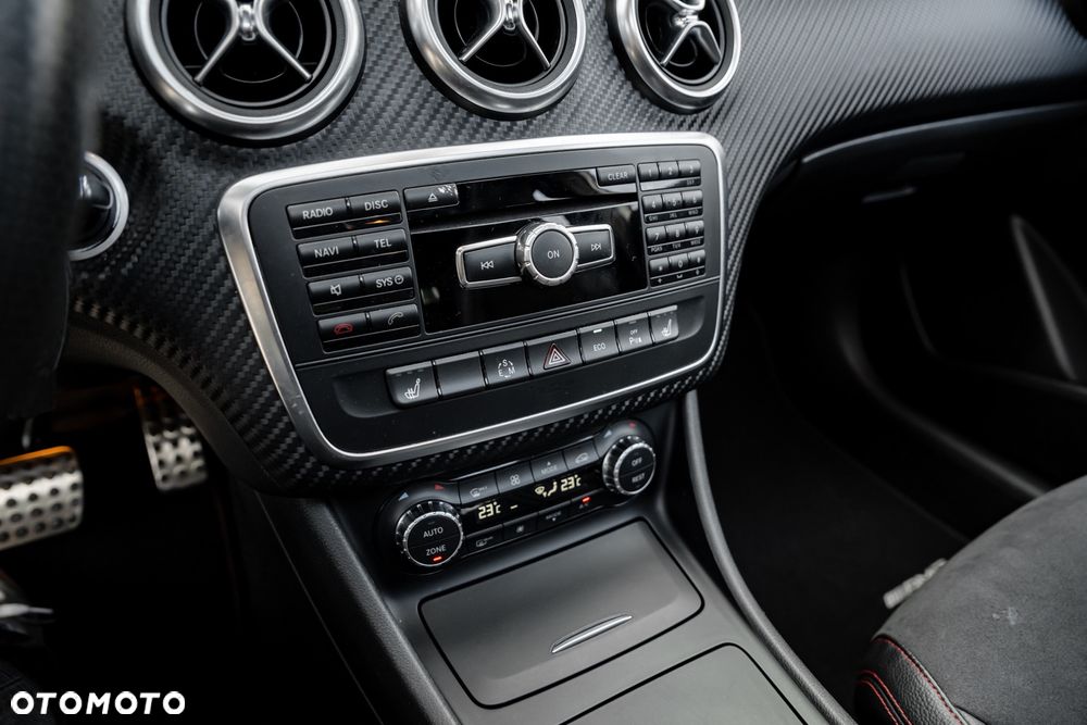 Mercedes-Benz Klasa A 250 4Matic 7G-DCT AMG Line - 33