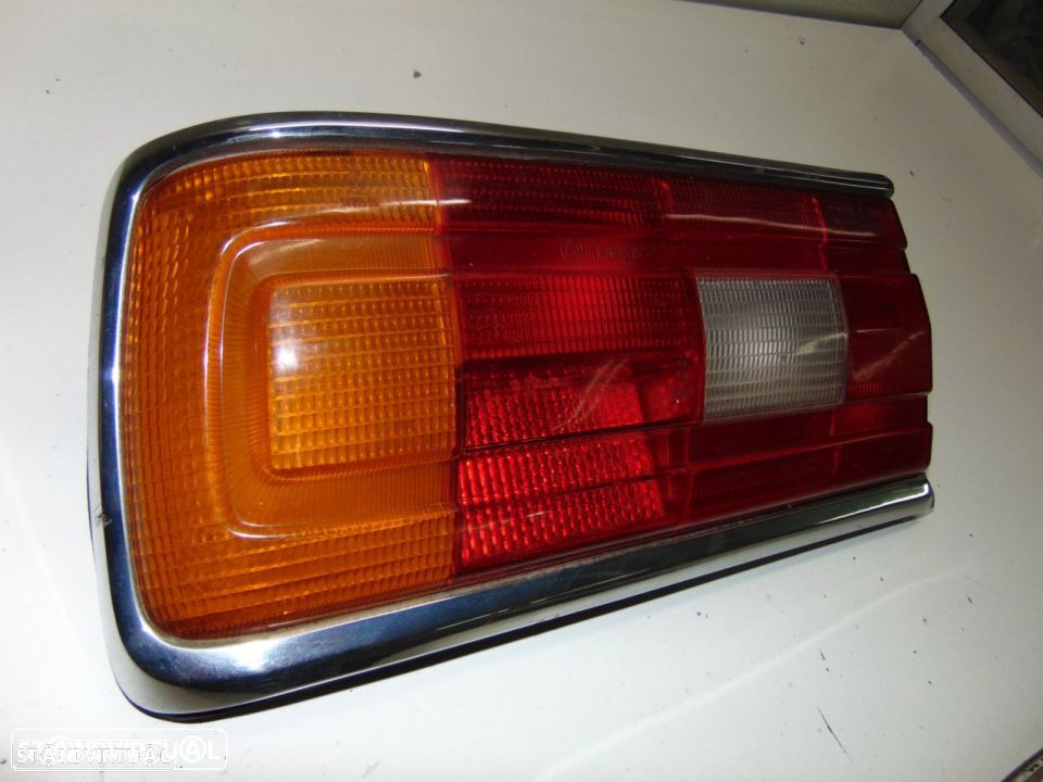 BMW Serie 5 S20 - farolins de trás esquerdo - 2