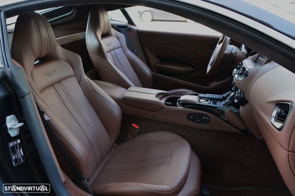 Aston Martin Vantage Coupe V8 - 54