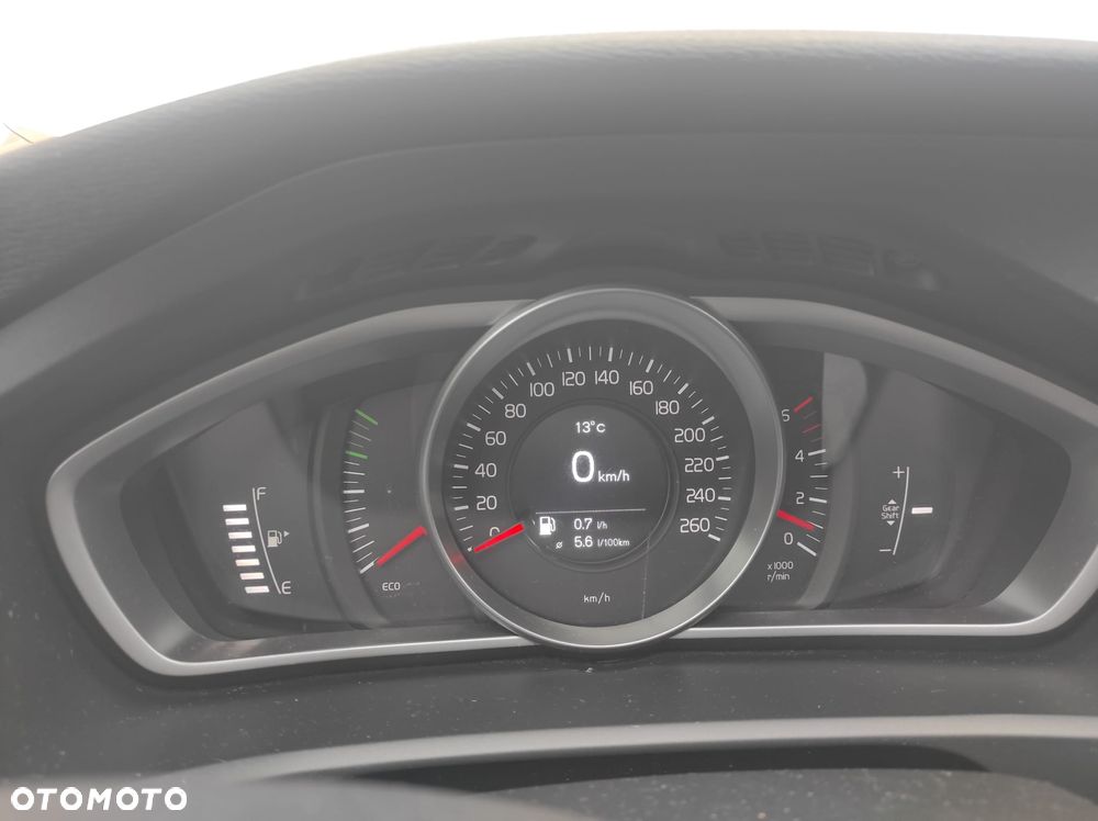 Volvo V40 D2 Base - 13