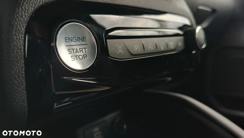 Ford Kuga 2.5 FHEV FWD ST-Line X - 23