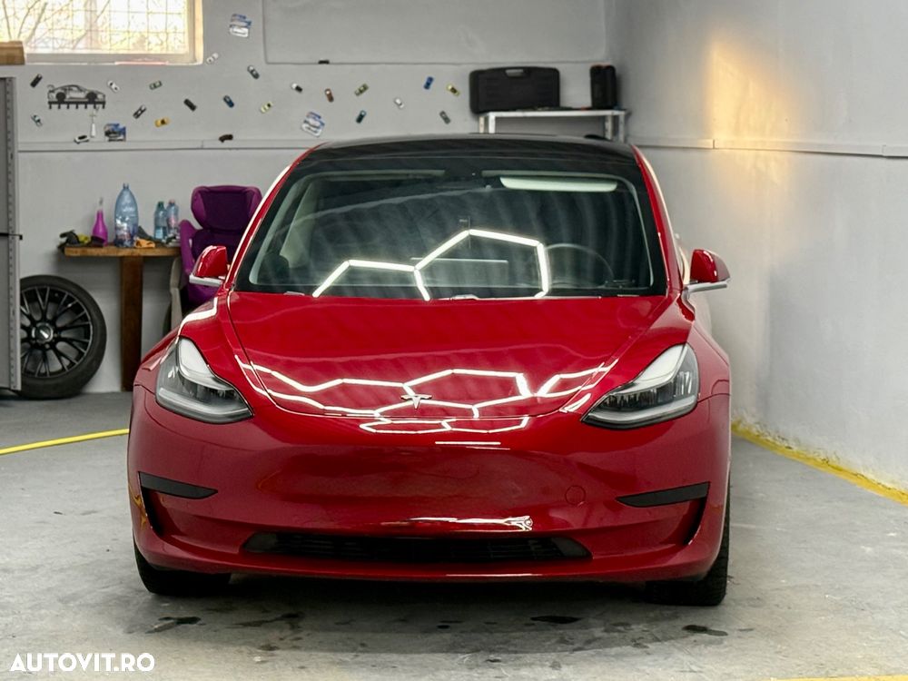 Tesla Model 3 - 8