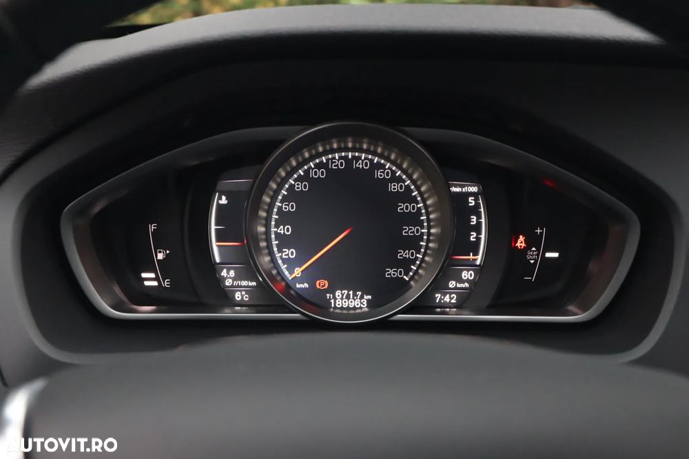 Volvo V40 D2 Kinetic - 22