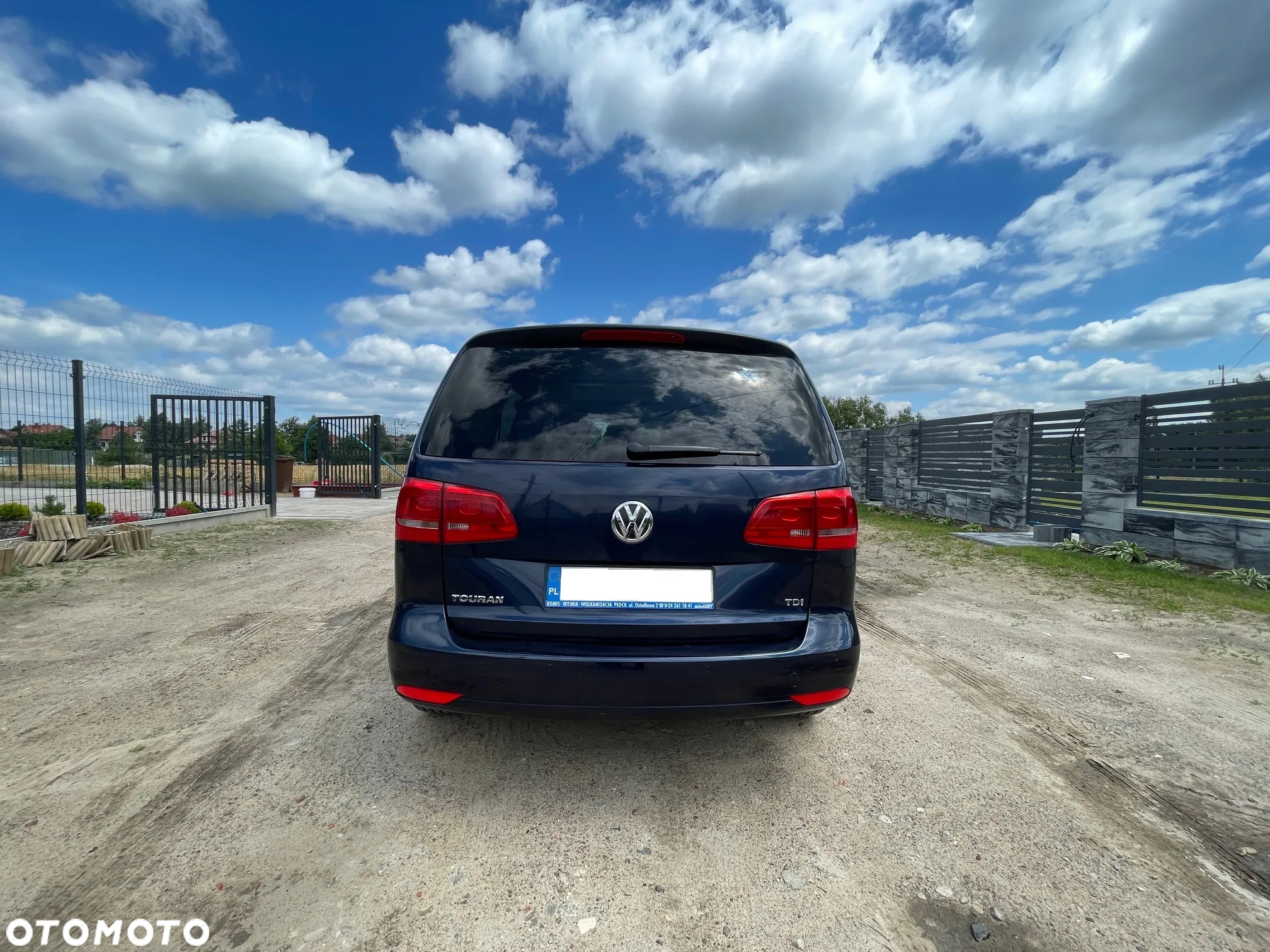 Volkswagen Touran - 4