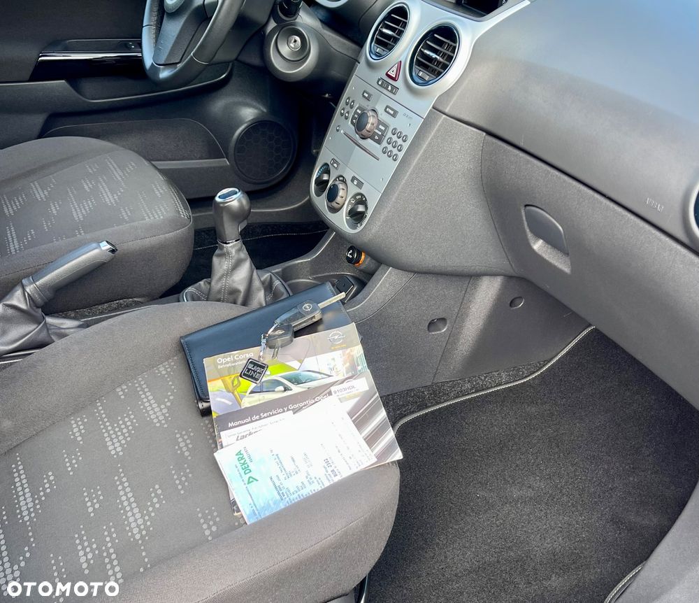 Opel Corsa 1.2 16V Cosmo - 29