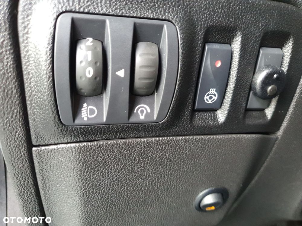Renault Megane 1.5 Blue dCi Techno EDC - 11