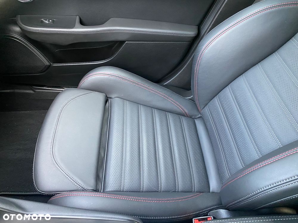 Alfa Romeo Giulia 2.0 Turbo Competizione Q4 - 34