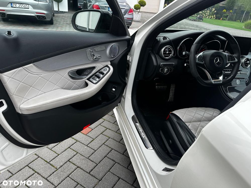 Mercedes-Benz Klasa C AMG 43 4-Matic - 9