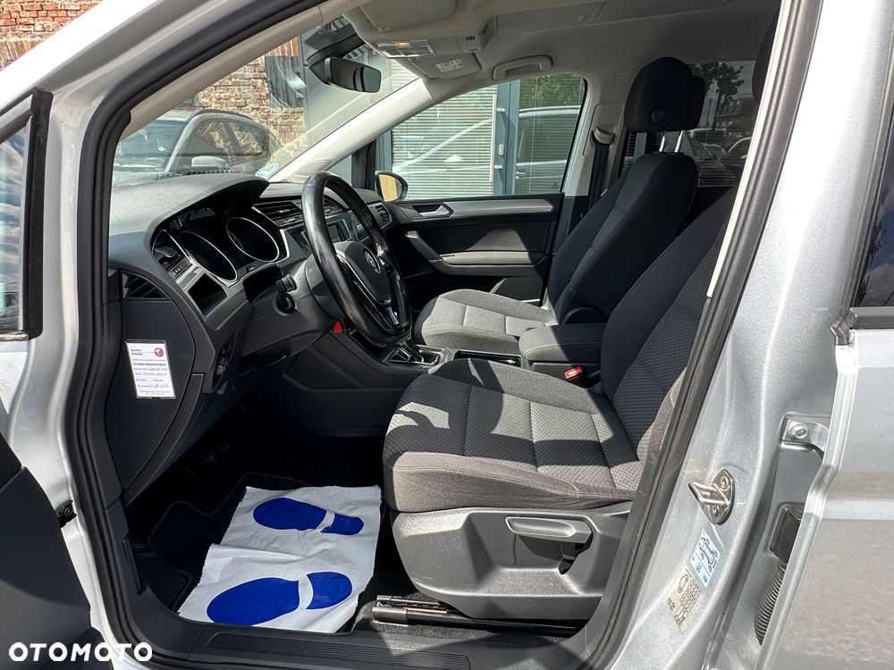 Volkswagen Touran 1.6 TDI SCR BlueMotion Technology DSG Comfortline - 8