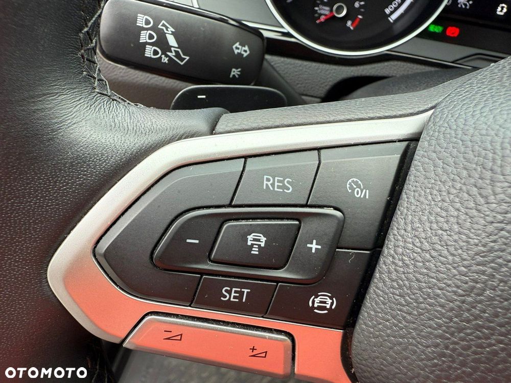 Volkswagen Passat - 16