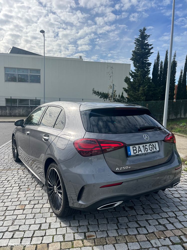Mercedes-Benz A 250 4Matic 7G-DCT AMG Line - 4