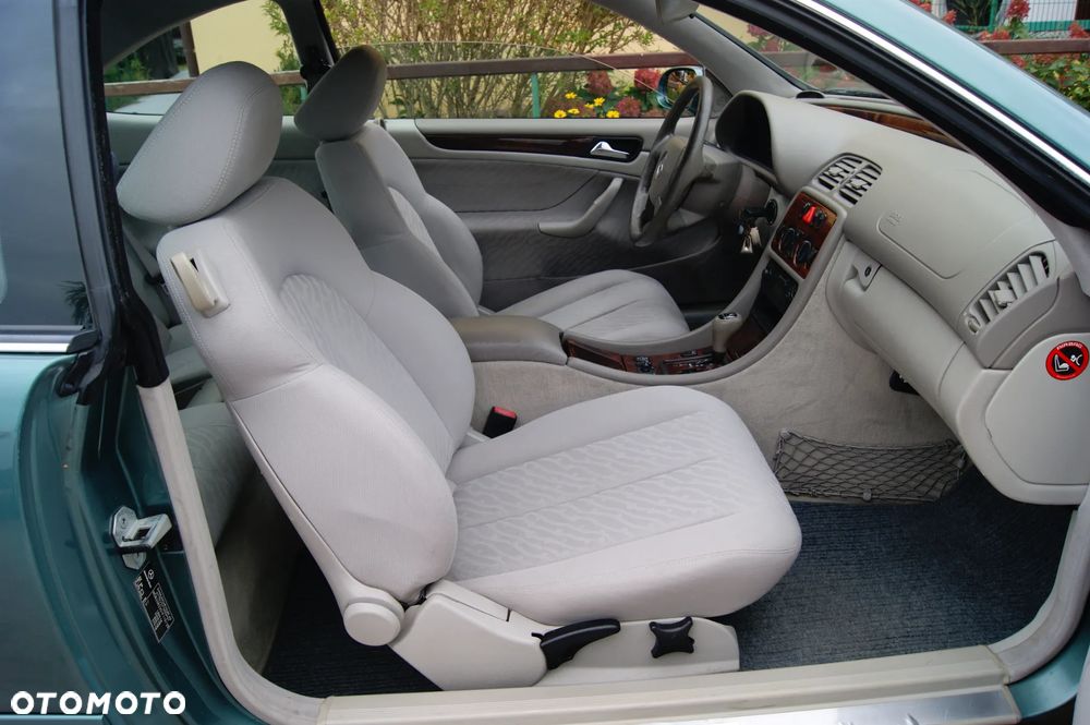 Mercedes-Benz CLK - 23