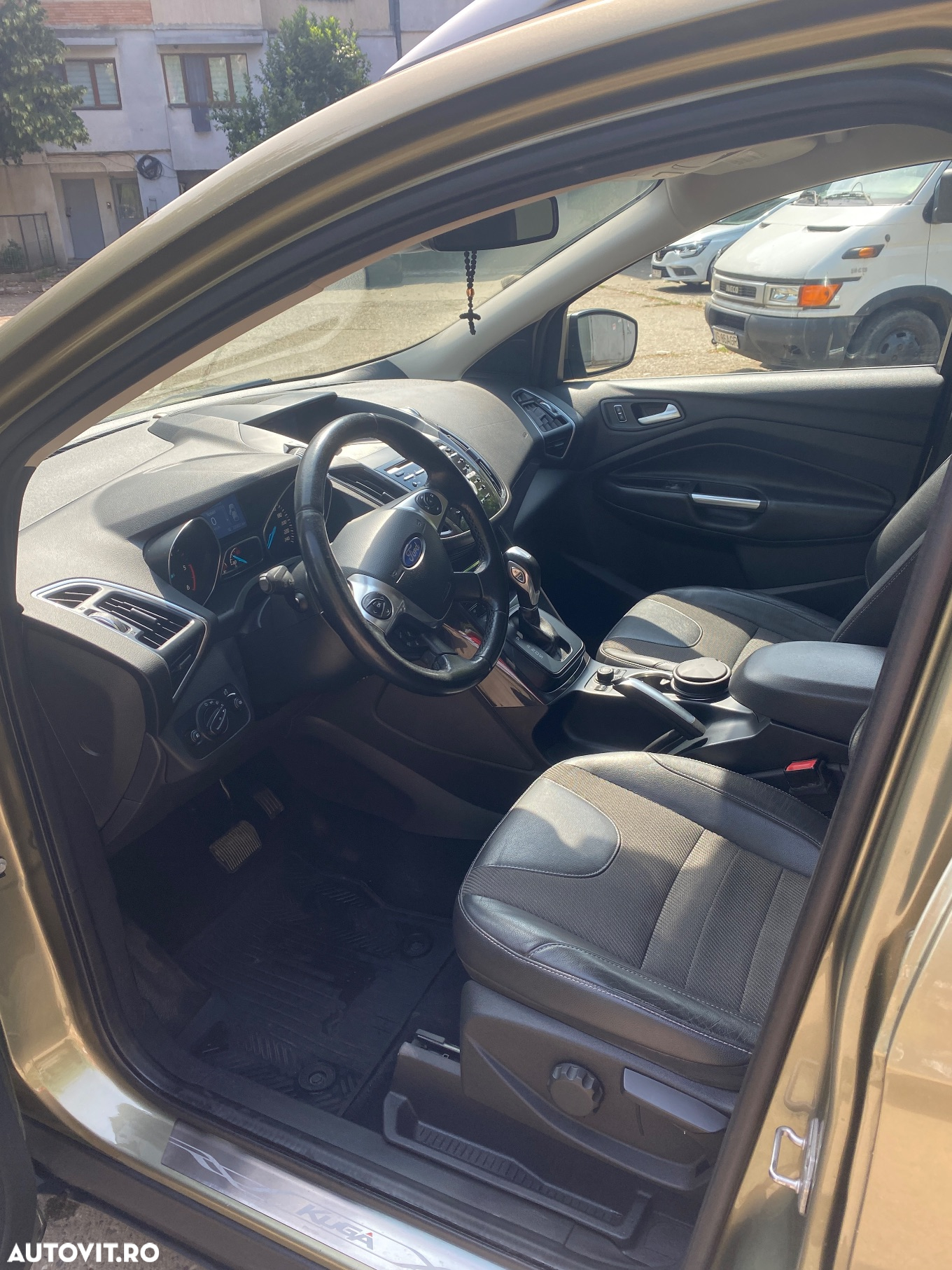 Ford Kuga - 11