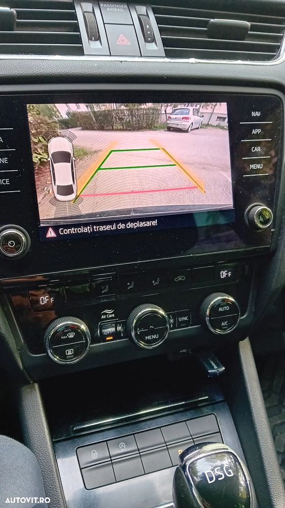 Skoda Octavia 2.0 TDI DSG Style - 3