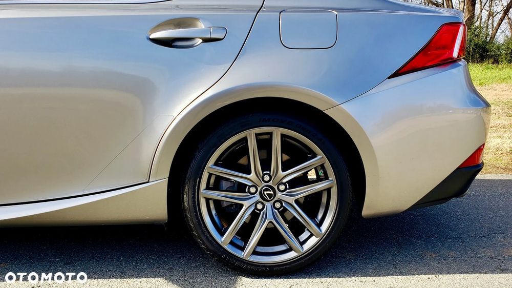 Lexus IS - 5