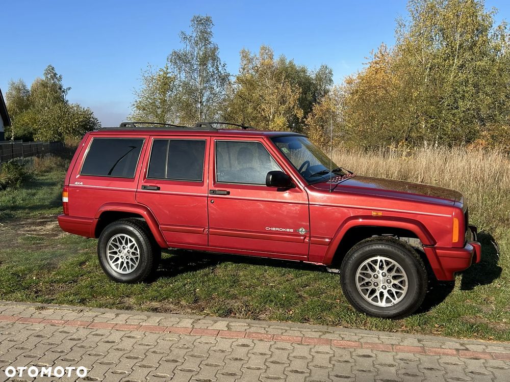 Jeep Cherokee - 1